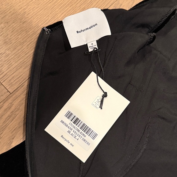 🆕 Reformation Brisbane velvet dress - Picture 7 of 9